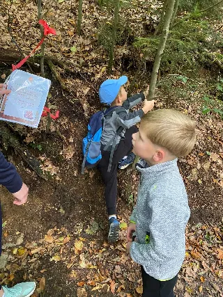 Výlet do lesa s rodiči